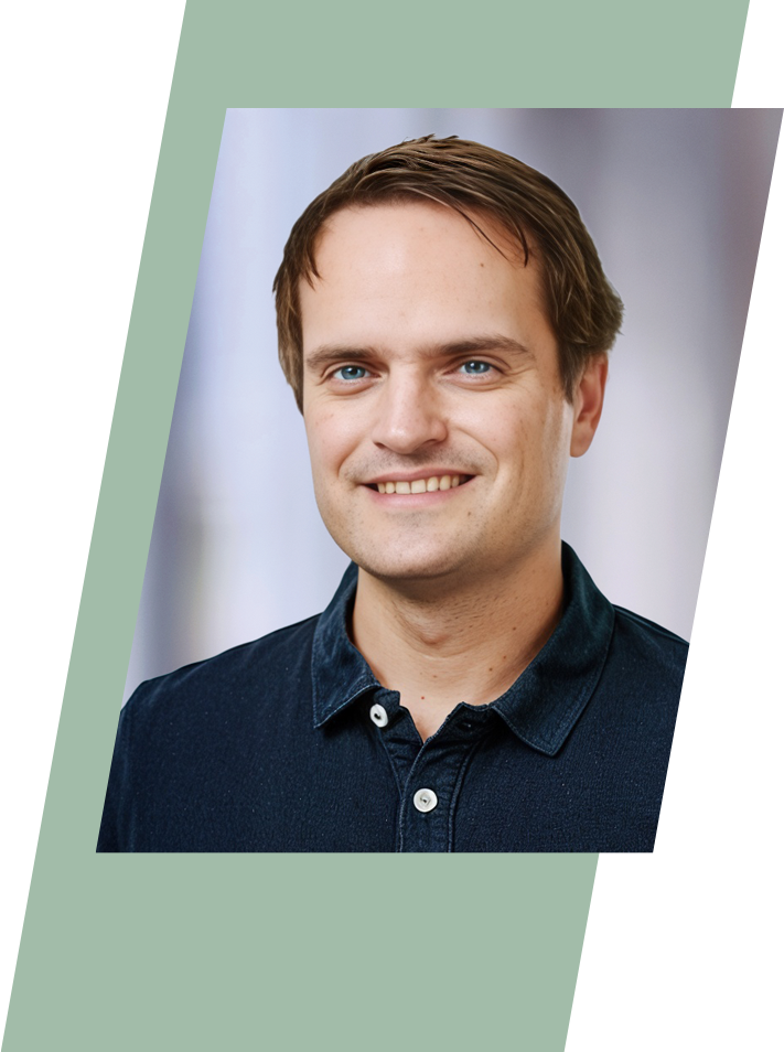 Dr. Christoph Sulla Dr. Christoph Sulla